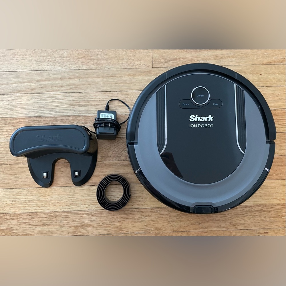SHARK ION Robot Vacuum R85 WiFi-Connected with Powerful Suction, XL Dust Bin